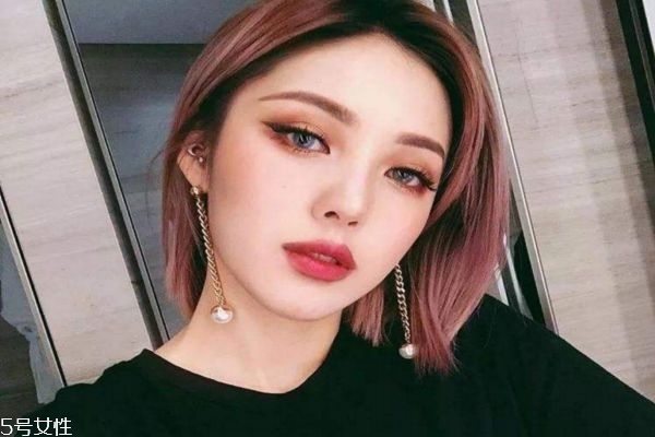 特殊化妝技巧有哪些 化妝實(shí)用小技巧 特殊化妝技巧有哪些 化妝實(shí)用小技巧