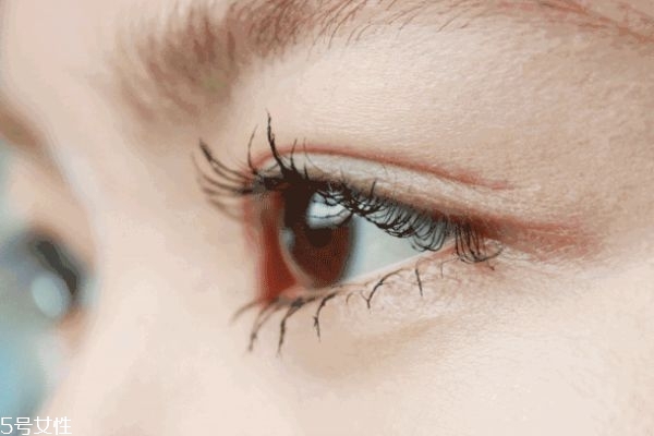 特殊化妝技巧有哪些 化妝實(shí)用小技巧 特殊化妝技巧有哪些 化妝實(shí)用小技巧