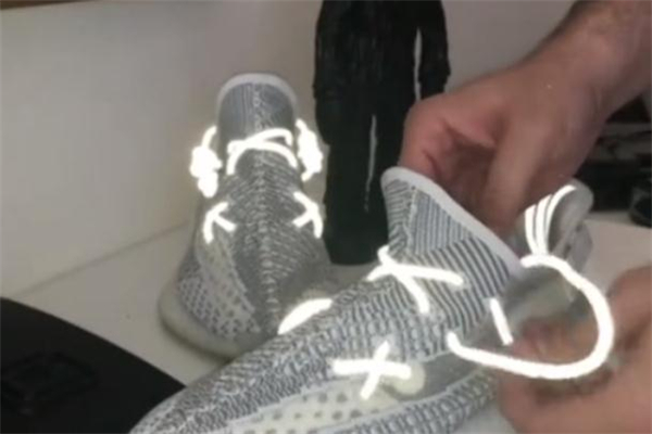 yeezy350 kaws鞋帶怎么綁 椰子kaws鞋帶綁法教程 yeezy350 kaws鞋帶怎么綁 椰子kaws鞋帶綁法教程
