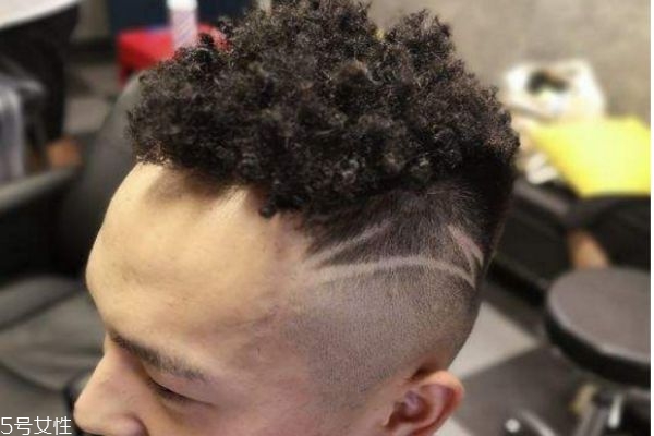 黑人燙是怎么搞出來的 類似臟辮的燙發(fā) 黑人燙是怎么搞出來的 類似臟辮的燙發(fā)