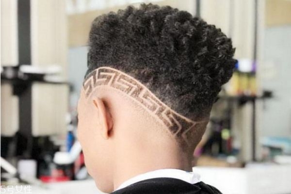 黑人燙適合什么臉型 黑人燙發(fā)型圖片 黑人燙適合什么臉型 黑人燙發(fā)型圖片