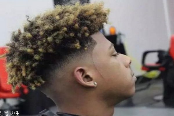 黑人燙是怎么搞出來的 類似臟辮的燙發(fā) 黑人燙是怎么搞出來的 類似臟辮的燙發(fā)