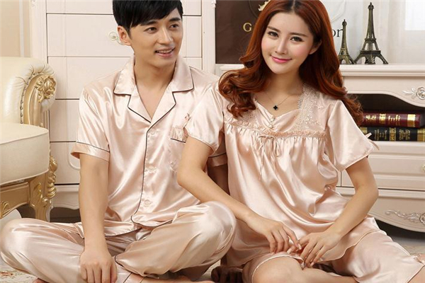 真絲睡衣上有油怎么洗 巧妙利用洗潔精 真絲睡衣上有油怎么洗 巧妙利用洗潔精