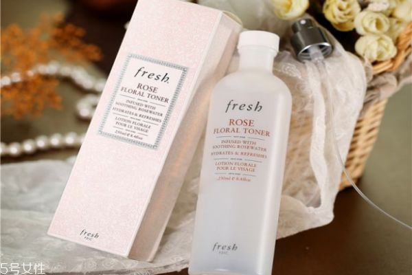 馥蕾詩玫瑰水怎么用 馥蕾詩玫瑰水含酒精嗎 馥蕾詩玫瑰水怎么用 馥蕾詩玫瑰水含酒精嗎