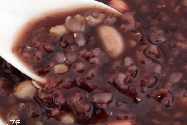 每天吃黑米能減肥嗎 喝黑米粥減肥的注意事項 每天吃黑米能減肥嗎 喝黑米粥減肥的注意事項