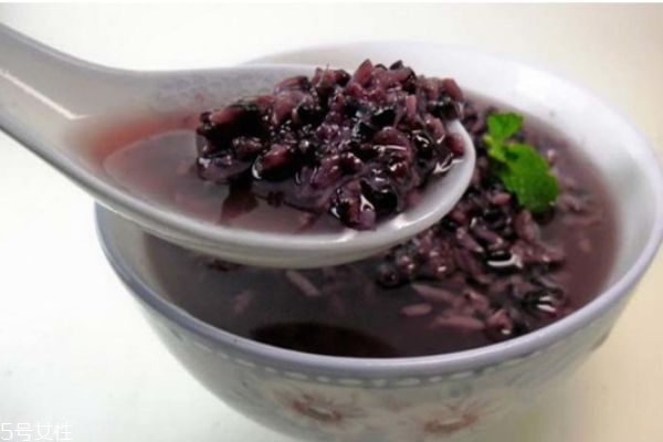 吃黑米粥會長胖嗎 黑米粥的搭配 吃黑米粥會長胖嗎 黑米粥的搭配