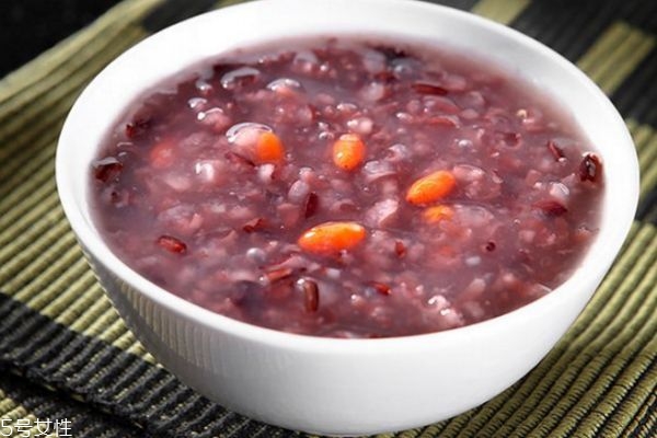 什么人不宜吃黑米 黑米粥的禁忌 什么人不宜吃黑米 黑米粥的禁忌