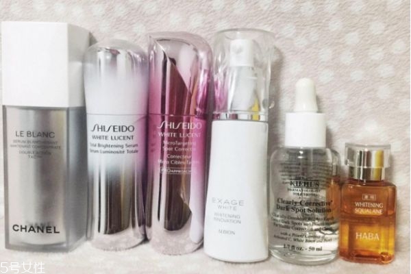 精華液什么年齡開始用 精華液適合什么年齡的人用 精華液什么年齡開始用 精華液適合什么年齡的人用