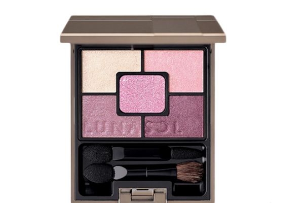 櫻花妝的畫法 4步打造超粉嫩櫻花妝 櫻花妝的畫法 4步打造超粉嫩櫻花妝