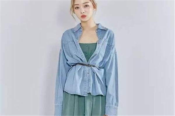 墨綠色配什么顏色好看 墨綠色衣服搭配技巧 墨綠色配什么顏色好看 墨綠色衣服搭配技巧