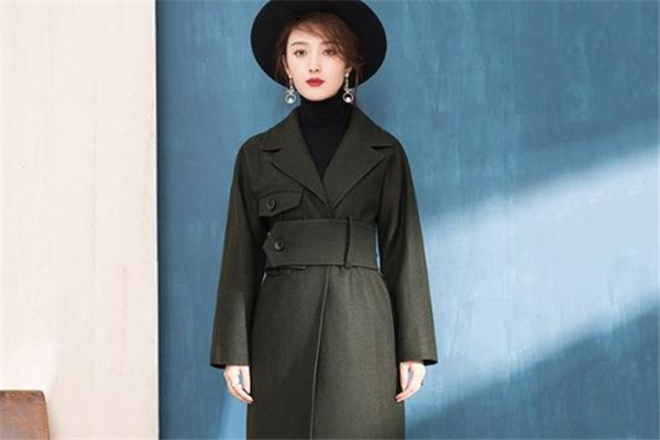 墨綠色衣服顯黑嗎 學(xué)會搭配很關(guān)鍵 墨綠色衣服顯黑嗎 學(xué)會搭配很關(guān)鍵