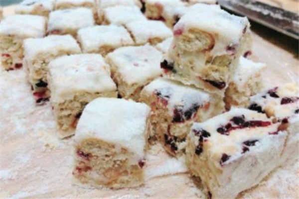 雪花酥可以不用黃油嗎 雪花酥用食用油做法 雪花酥可以不用黃油嗎 雪花酥用食用油做法