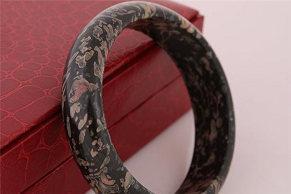 梅花玉手鐲價(jià)格 和等級(jí)有關(guān) 梅花玉手鐲價(jià)格 和等級(jí)有關(guān)