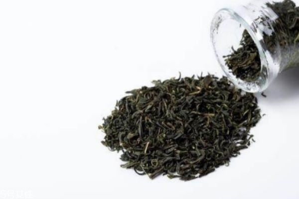 用茶葉洗頭有什么好處 茶水洗頭發(fā)的正確方法 用茶葉洗頭有什么好處 茶水洗頭發(fā)的正確方法