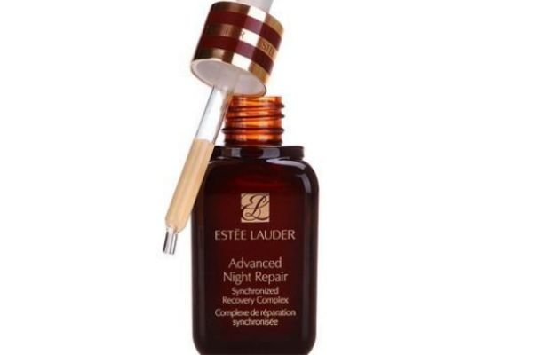 小棕瓶精華能天天用嗎 雅詩蘭黛小棕瓶的功效 小棕瓶精華能天天用嗎 雅詩蘭黛小棕瓶的功效