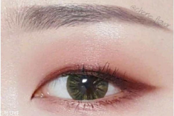 單眼皮用什么顏色眼影 適合單眼皮的眼影 單眼皮用什么顏色眼影 適合單眼皮的眼影