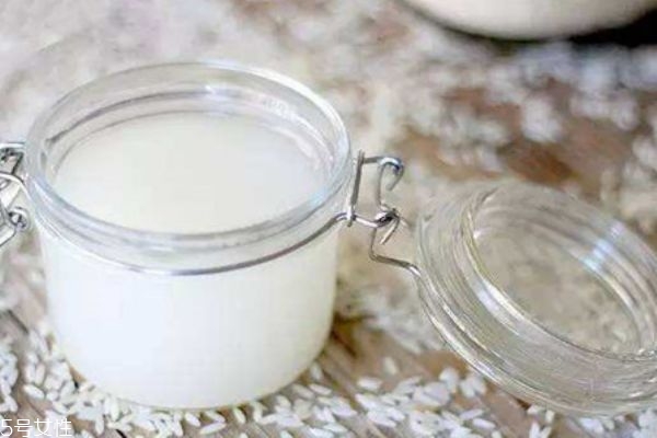 回南天衣服發(fā)霉怎么辦 白醋加肥皂巧去霉斑 回南天衣服發(fā)霉怎么辦 白醋加肥皂巧去霉斑