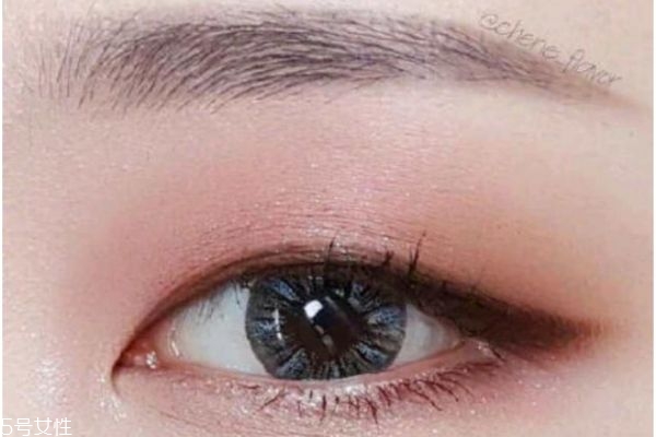 單眼皮用什么顏色眼影 適合單眼皮的眼影 單眼皮用什么顏色眼影 適合單眼皮的眼影