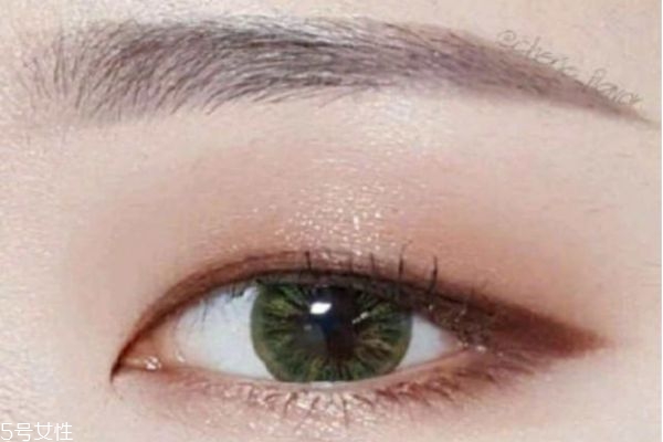 單眼皮用什么顏色眼影 適合單眼皮的眼影 單眼皮用什么顏色眼影 適合單眼皮的眼影