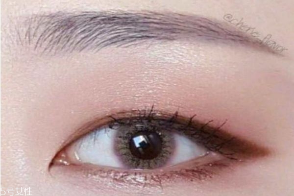 單眼皮用什么顏色眼影 適合單眼皮的眼影 單眼皮用什么顏色眼影 適合單眼皮的眼影