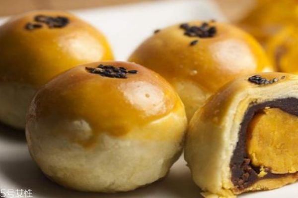 蛋黃酥為什么那么貴 自制蛋黃酥如何保存 蛋黃酥為什么那么貴 自制蛋黃酥如何保存