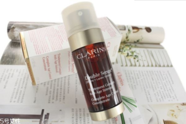 嬌韻詩雙萃精華油皮能用嗎 嬌韻詩雙萃精華核心成分功效 嬌韻詩雙萃精華油皮能用嗎 嬌韻詩雙萃精華核心成分功效