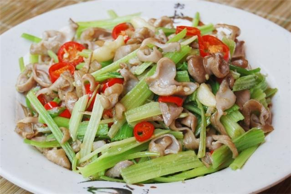 豬大腸可以炒芹菜嗎 豬大腸炒芹菜的做法