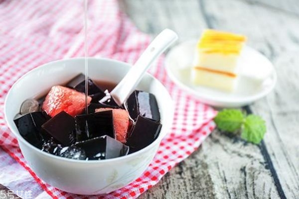 燒仙草怎么做好吃 燒仙草的做法步驟 燒仙草怎么做好吃 燒仙草的做法步驟