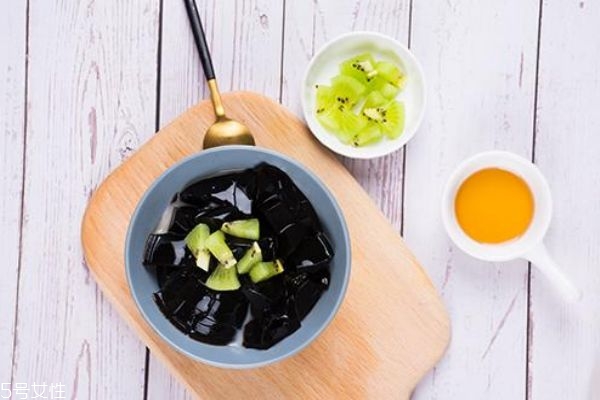 燒仙草怎么做好吃 燒仙草的做法步驟 燒仙草怎么做好吃 燒仙草的做法步驟