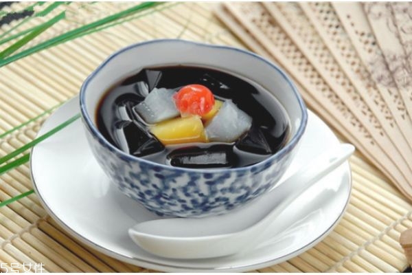 吃燒仙草會長胖嗎 燒仙草對人有什么功效 吃燒仙草會長胖嗎 燒仙草對人有什么功效