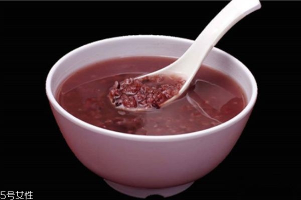 黑米的吃法及營養(yǎng)價值 黑米粥好吃又營養(yǎng)的做法 黑米的吃法及營養(yǎng)價值 黑米粥好吃又營養(yǎng)的做法