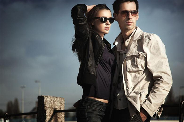 菲拉格慕太陽鏡真假鑒定 從細(xì)節(jié)辨認(rèn) 菲拉格慕太陽鏡真假鑒定 從細(xì)節(jié)辨認(rèn)