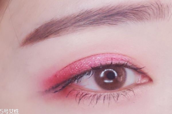 葵兒眼影盤(pán)搭配教程 葵兒眼影盤(pán)使用方法 葵兒眼影盤(pán)搭配教程 葵兒眼影盤(pán)使用方法