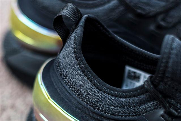 安德瑪hovr phantom評測 ua最新緩震跑鞋 安德瑪hovr phantom評測 ua最新緩震跑鞋