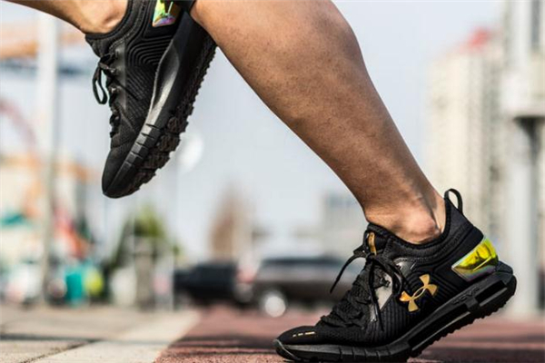 安德瑪hovr phantom評測 ua最新緩震跑鞋 安德瑪hovr phantom評測 ua最新緩震跑鞋