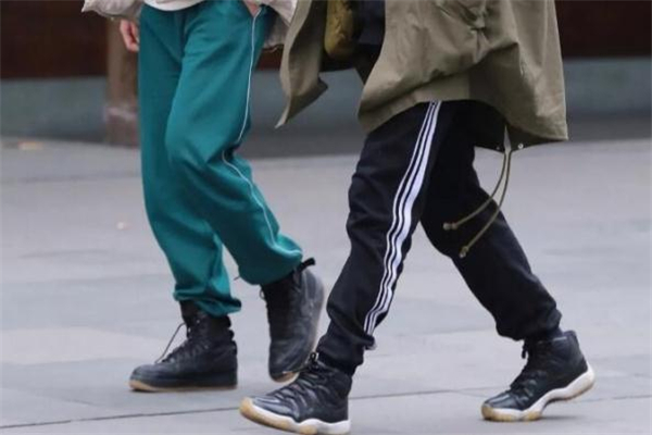 籃球鞋配什么褲子好看 籃球鞋搭配技巧 籃球鞋配什么褲子好看 籃球鞋搭配技巧