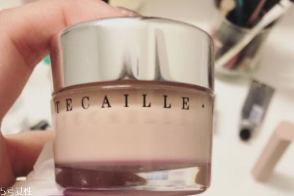 香緹卡未來(lái)粉霜好用嗎 偽素顏神器 香緹卡未來(lái)粉霜好用嗎 偽素顏神器