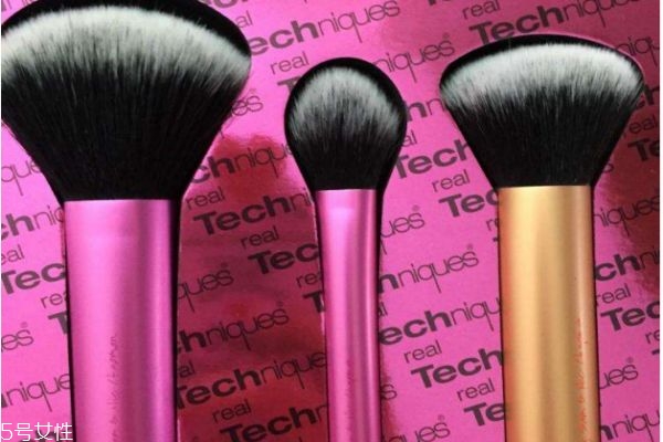 real techniques粉底刷好用嗎 rt粉底刷使用方法 real techniques粉底刷好用嗎 rt粉底刷使用方法