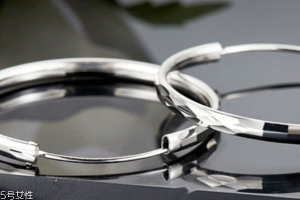 純銀怎么分辨真假 五個方法教你立辨真假 純銀怎么分辨真假 五個方法教你立辨真假