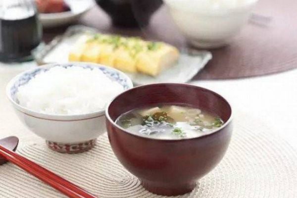 喝湯容易長(zhǎng)胖嗎 避免越喝越胖的誤區(qū) 喝湯容易長(zhǎng)胖嗎 避免越喝越胖的誤區(qū)