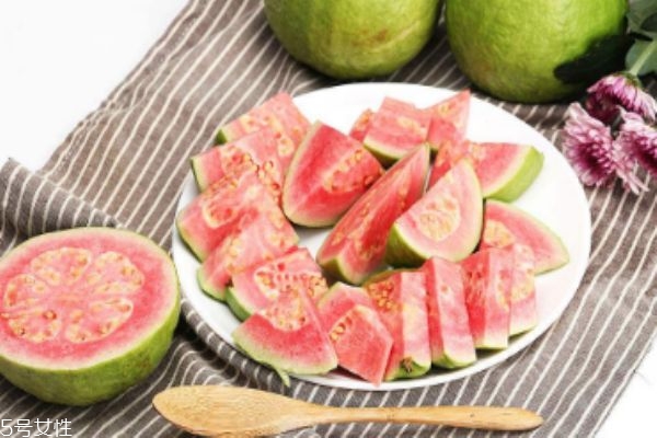 芭樂的籽怎么去除 芭樂可以怎么吃 芭樂的籽怎么去除 芭樂可以怎么吃