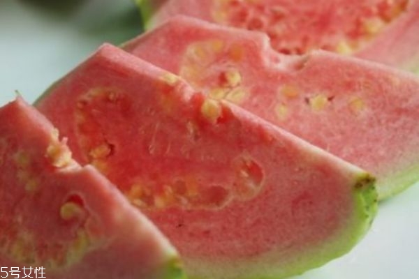 芭樂催熟辦法 紅心芭樂和白心芭樂的區(qū)別 芭樂催熟辦法 紅心芭樂和白心芭樂的區(qū)別