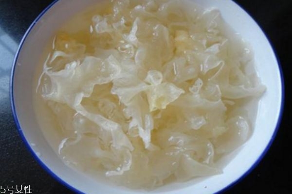 銀耳湯隔夜能喝嗎 銀耳湯一次煮多少合適 銀耳湯隔夜能喝嗎 銀耳湯一次煮多少合適