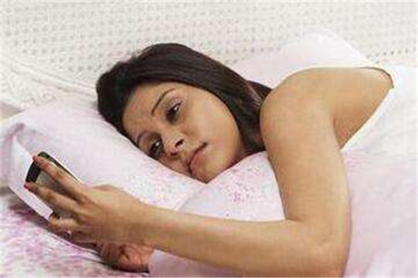 為什么晚上睡不著 睡著的方法 為什么晚上睡不著 睡著的方法