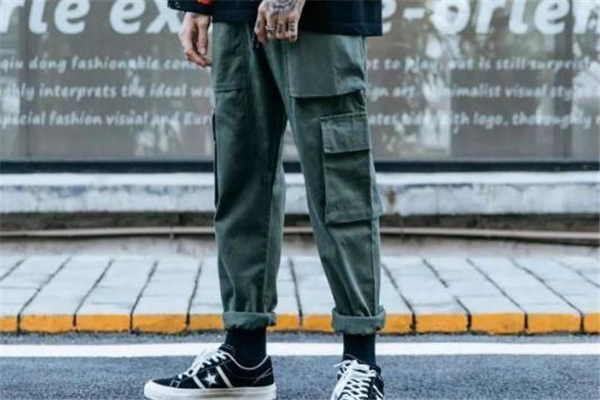 o型腿可以穿工裝褲嗎 選對版型就可以 o型腿可以穿工裝褲嗎 選對版型就可以