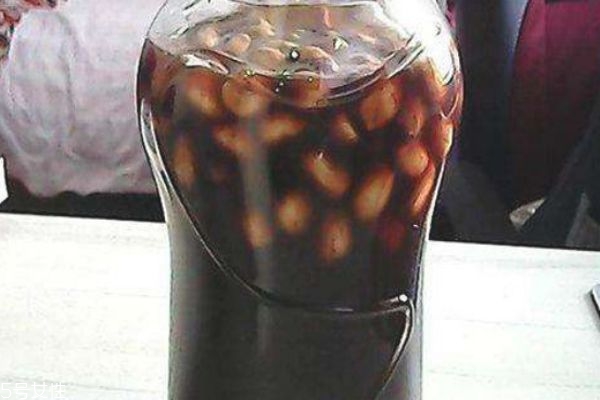 花生米泡醋用什么醋 對(duì)身體有這些好處 花生米泡醋用什么醋 對(duì)身體有這些好處