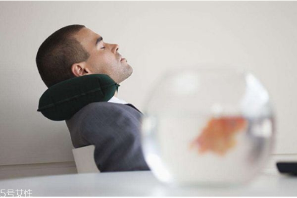 人很疲憊的特征 ?人很疲憊會(huì)有癥狀 人很疲憊的特征 ?人很疲憊會(huì)有癥狀