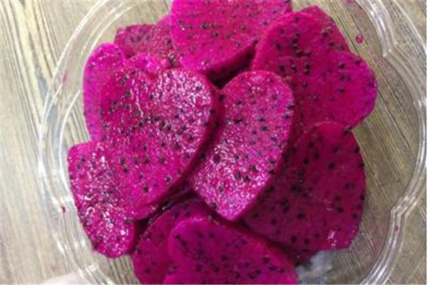 火龍果可以經(jīng)常吃嗎 火龍果吃法 火龍果可以經(jīng)常吃嗎 火龍果吃法