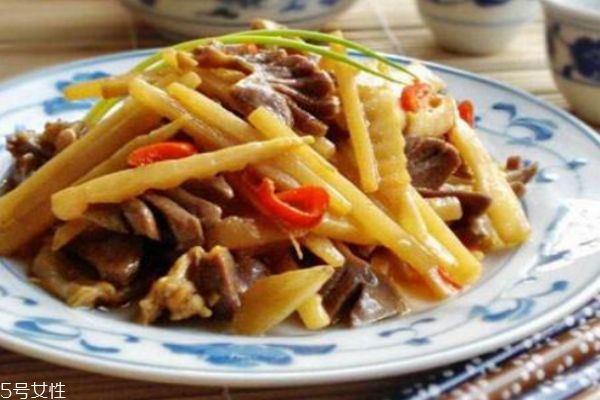 酸筍不能與什么同吃 酸筍的食物相克 酸筍不能與什么同吃 酸筍的食物相克