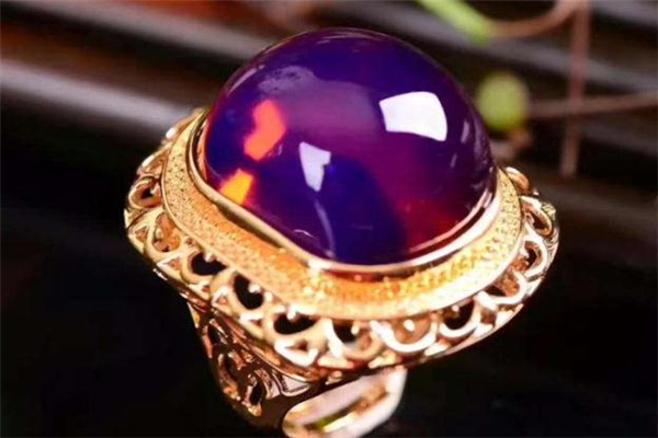 紫羅蘭琥珀真假怎么看 紫羅蘭琥珀真假鑒別 紫羅蘭琥珀真假怎么看 紫羅蘭琥珀真假鑒別
